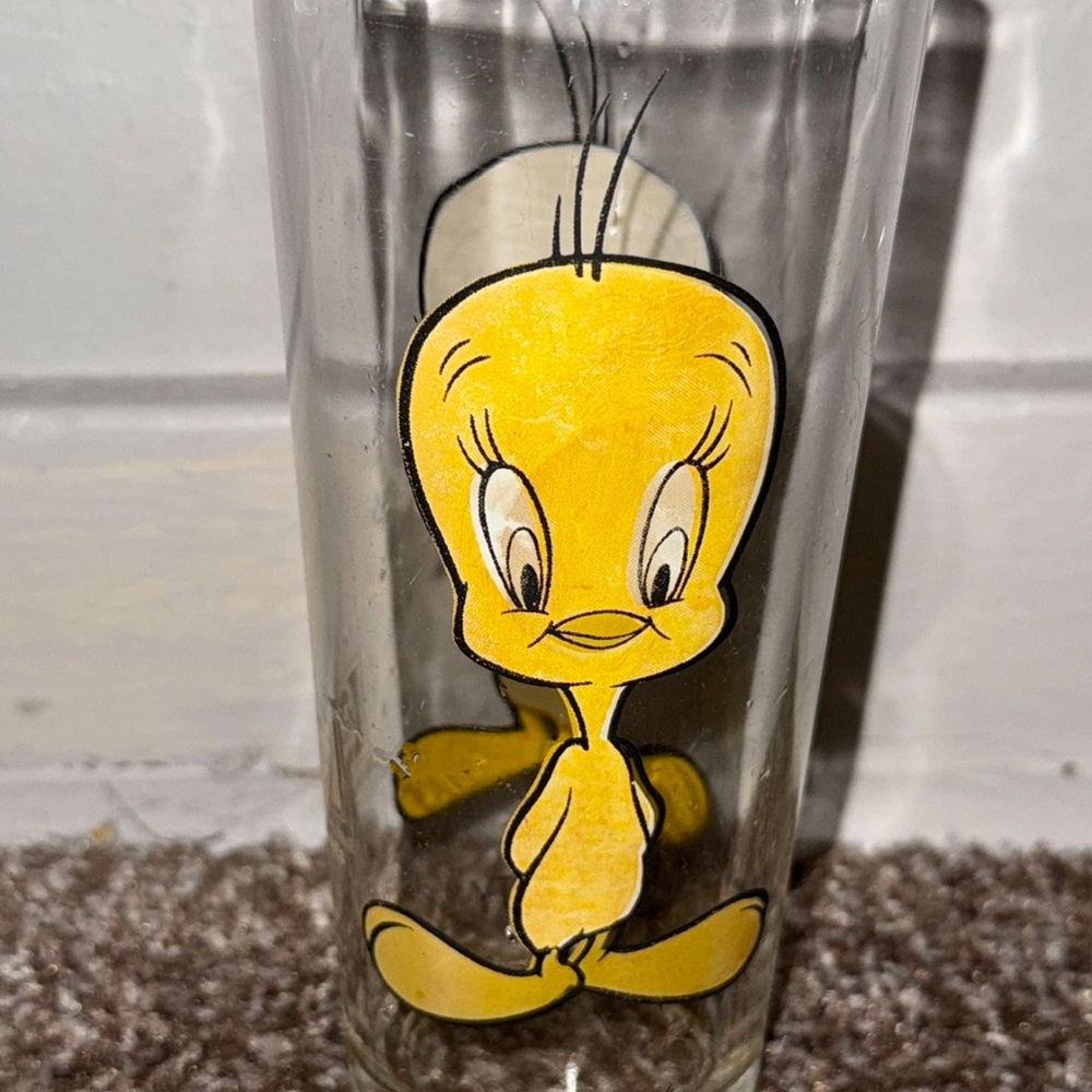 Warner Brothers Pepsi Collectors Series Tweety Bird Looney Tunes Glass Cup Used.